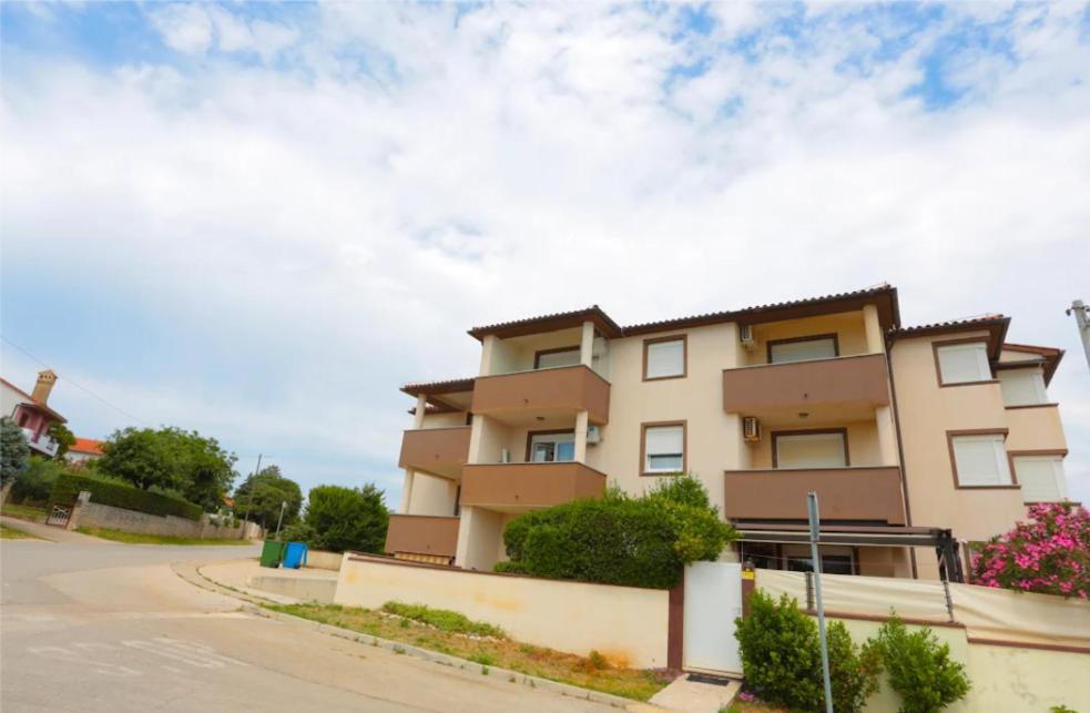 Apartman Nicol Liznjan Luaran gambar