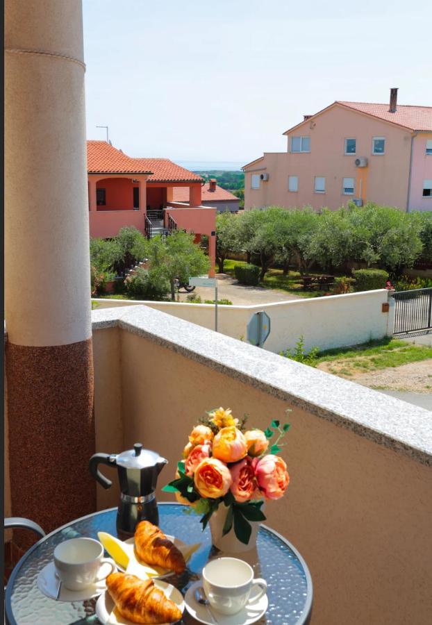 Apartman Nicol Liznjan Luaran gambar