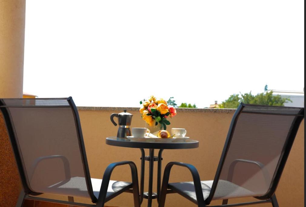Apartman Nicol Liznjan Luaran gambar