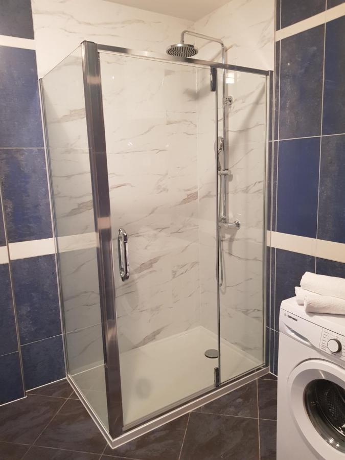 Apartman Nicol Liznjan Luaran gambar